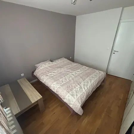 דירה Stan Ildza Luzani *