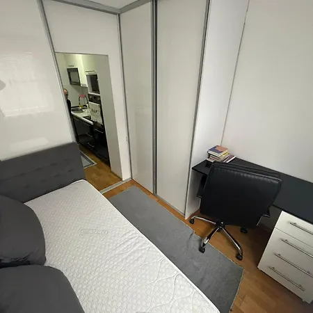 דירה Stan Ildza Luzani